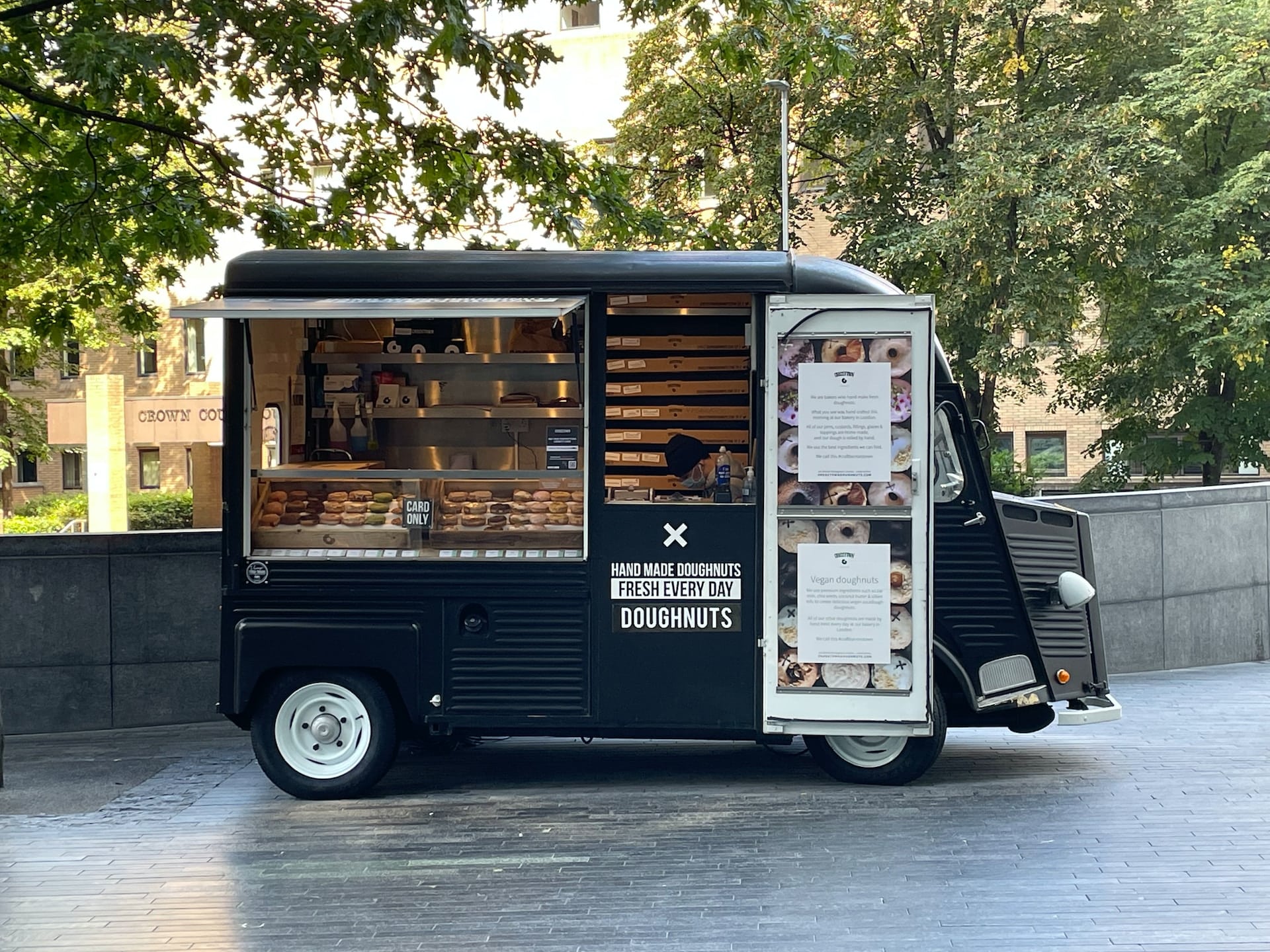 Food truck équipé d'un logiciel de caisse mobile pour l'encaissement rapide